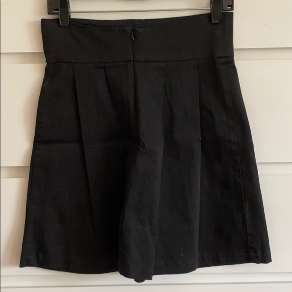 Lauren Conrad High Waist Pleated Black Mini Skirt - Picture 2 of 4
